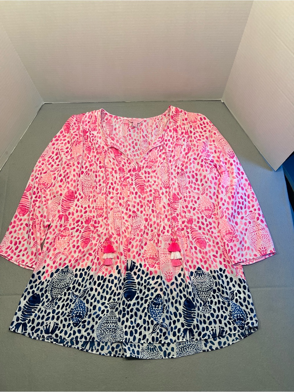 Lilly Pulitzer Marilina Tunic Womens L Raz Bery Heart Soul V Neck Tassel Blouse